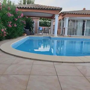 villa-plain-pied-avec-piscine-prive-8-personnes.fr-provencehotel.com/