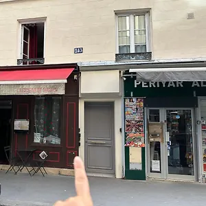  Séjour chez l'habitant Parisian Style Private With Shared Bathroom Near Bastille And Gare De Lyon