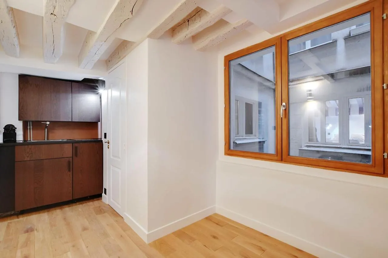 Joyful Apartment - 2Br-6P - Louvre-Rivoli Paris France